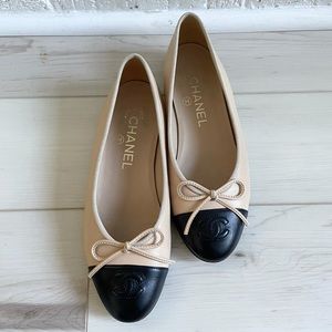 Chanel Lambskin Cap Toe Ballerina Flats 35.5 Beige and Black